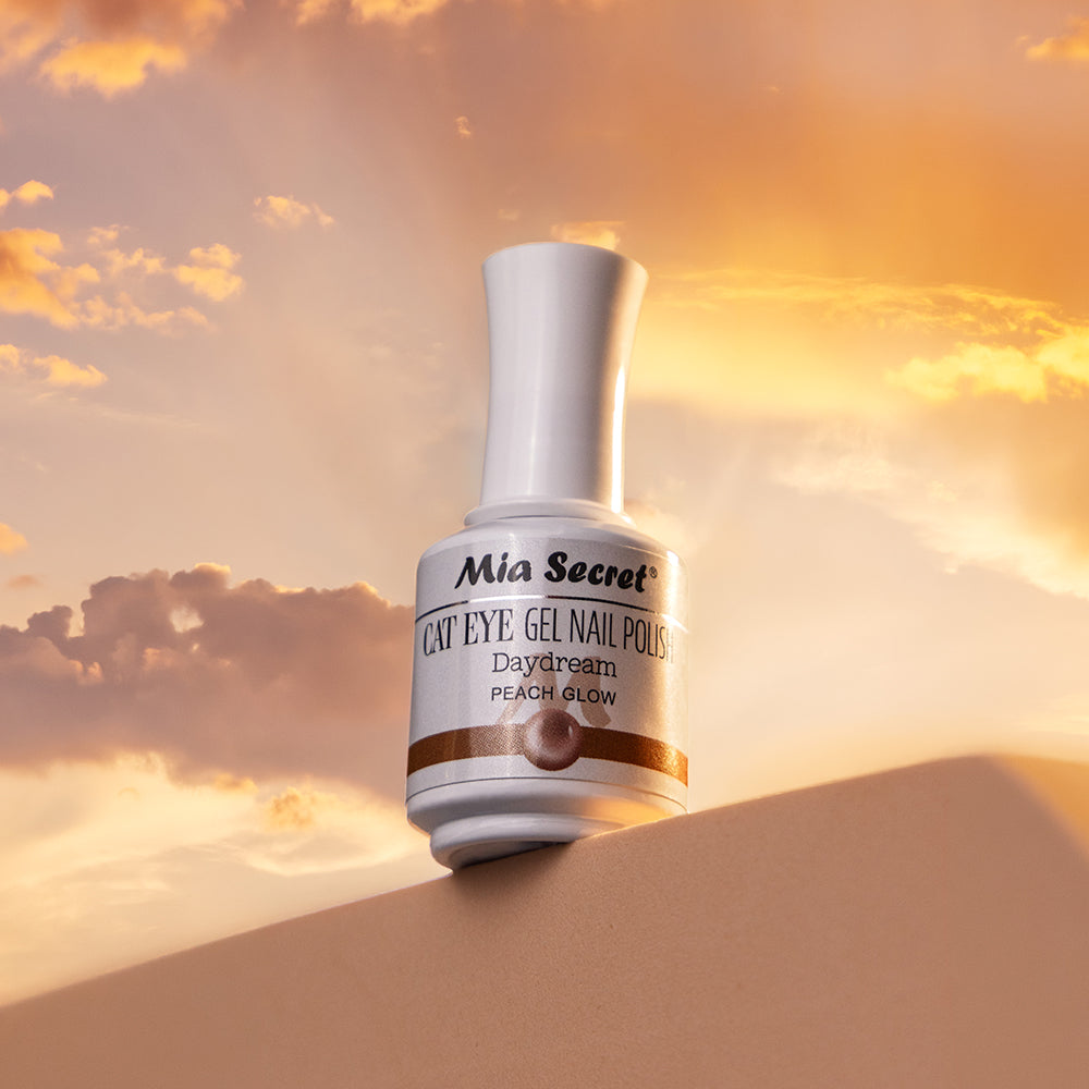 Peach Glow Cat Eye Gel Polish